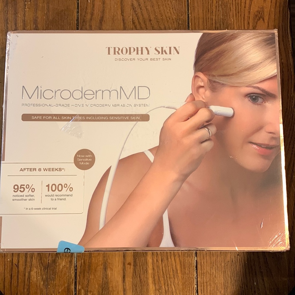 Brand New MicrodermMD Trophy Skin Microdermabrasion System